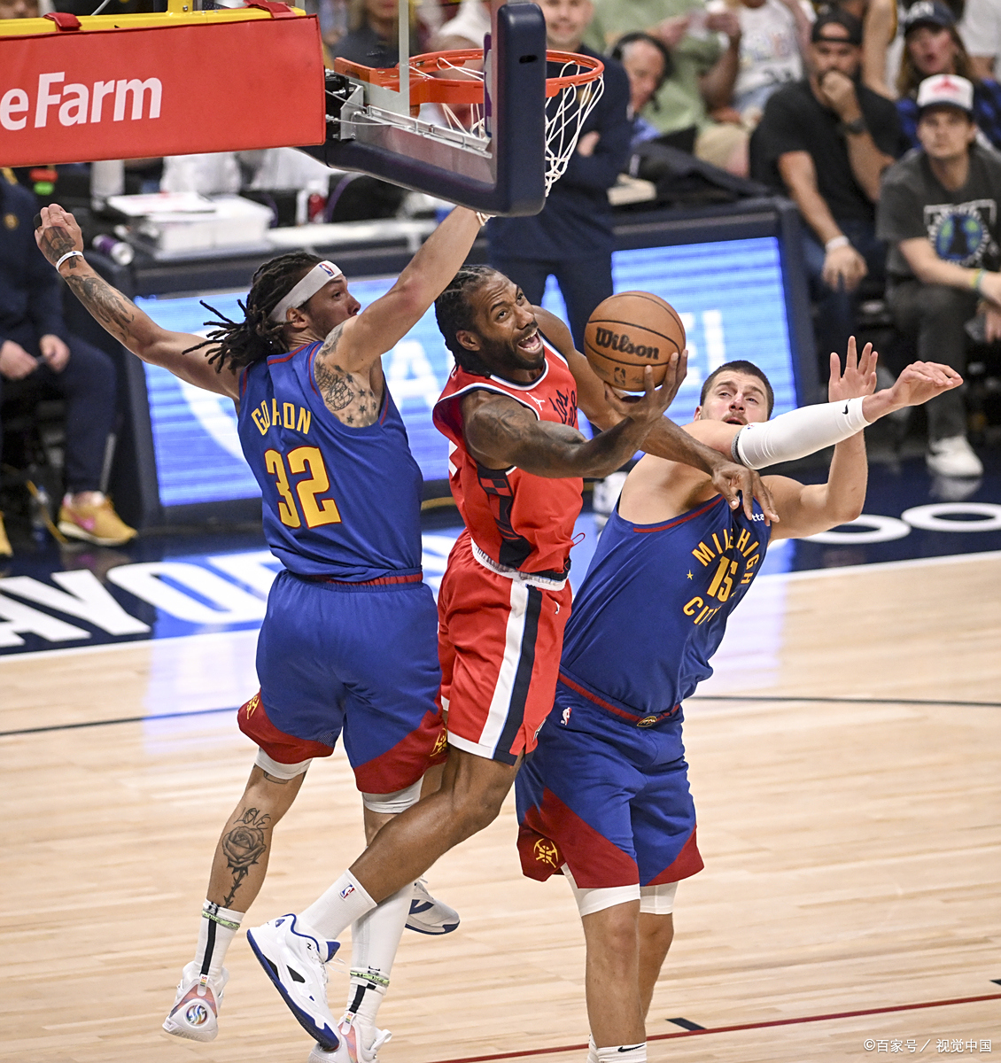 开云体育登录-包含强劲进攻！球员独中多点取得胜利的词条