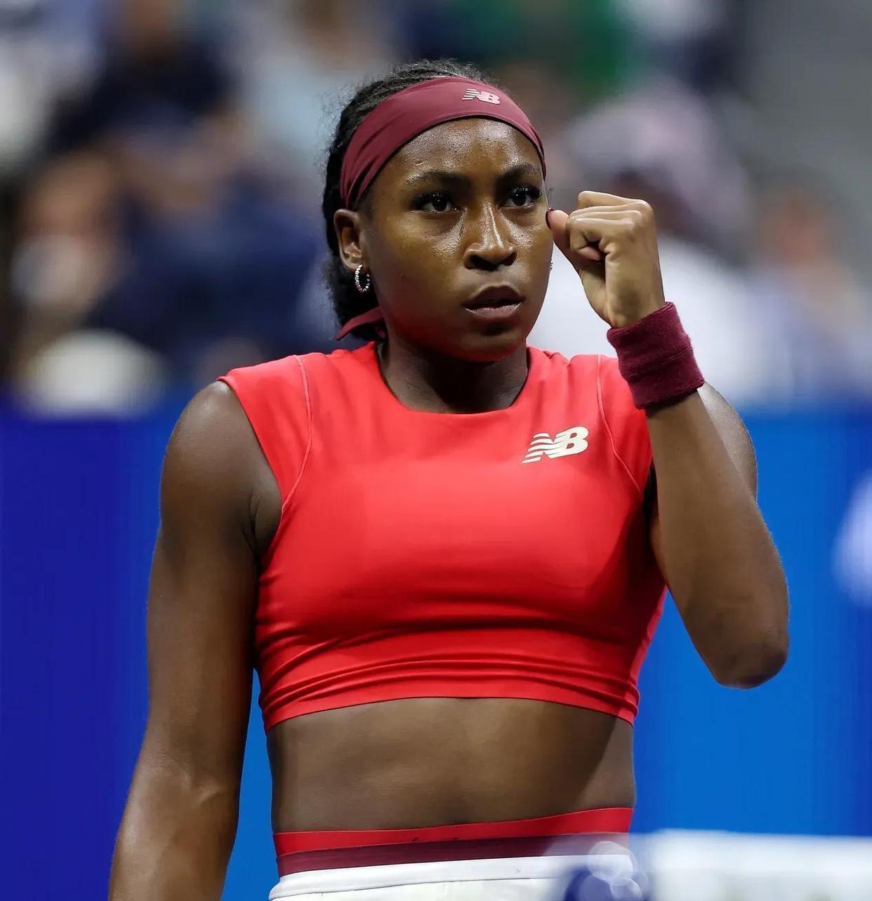 开云在线直播-关于竞技场内草皮医美国足球女运动员受伤的信息